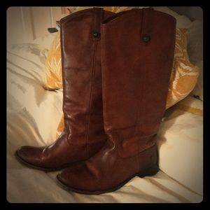 Frye Melissa Button boots. Beautiful condition.
